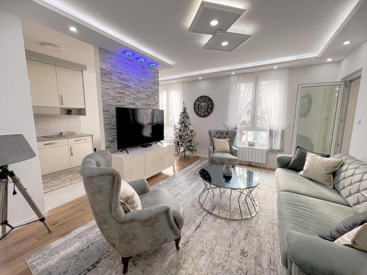 Fontana Apartmani Free Parking Tuzla Exteriér fotografie
